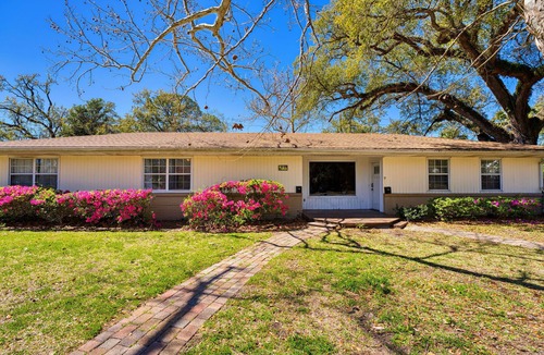 Historic Downtown Apalachicola House | Gulf Breeze Home Away