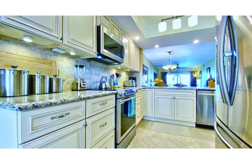 Capri Isle Condo | Gulf Coast Getaway