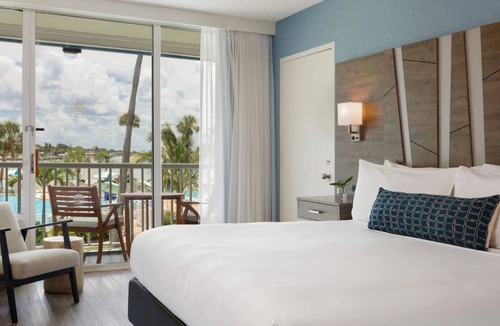 Pinellas Point Hotel | Gulf Coast Getaway | Exclusive Cabana Access | Downtown St. Pete Nearby