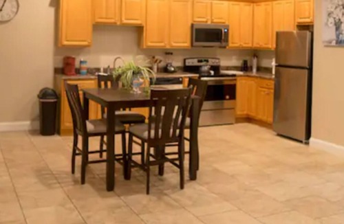 Kreole Apartment | Gulf Coast Getaway, 3BR 2BA, King Beds, Kitchen