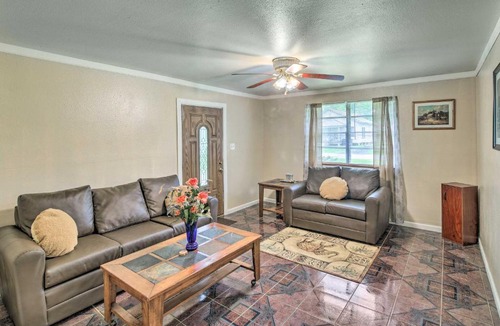 West Orange House | Gulf Coast Home < 2 Mi to Parks & Museums!