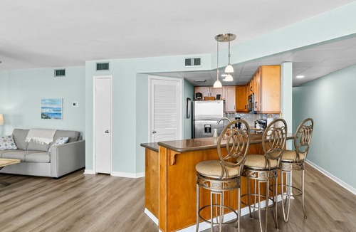 El Centro Beach Condo | GULF FRONT 2 Bedroom/2 Bath ~ Completely Updated @ Aqua Vista ~ New Listing ~ SPECIALS!