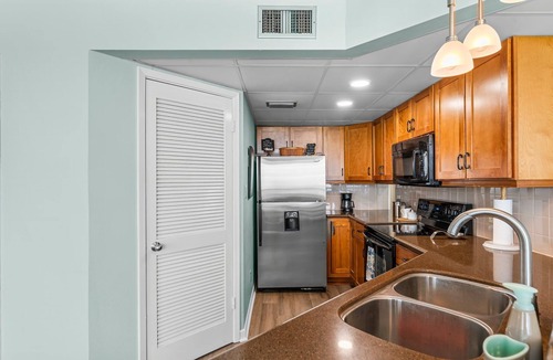 El Centro Beach Condo | GULF FRONT 2 Bedroom/2 Bath ~ Completely Updated @ Aqua Vista ~ New Listing ~ SPECIALS!
