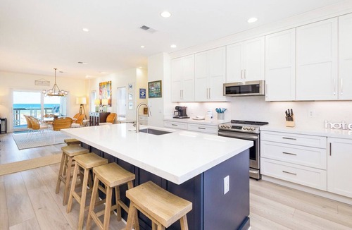 Villa Primera House | Gulf Front 5B Home - Sleeps 18!