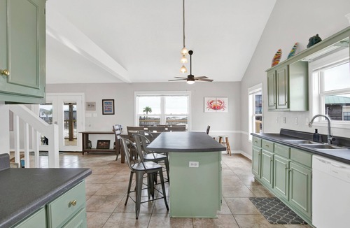 Dauphin Island House | Gulf Front - 5BR - 2BA - 120 Steps to Beach!