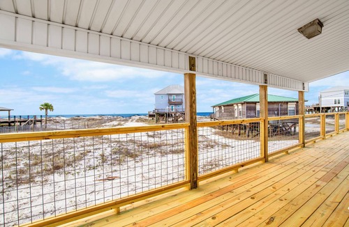 Dauphin Island House | Gulf Front - 5BR - 2BA - 120 Steps to Beach!