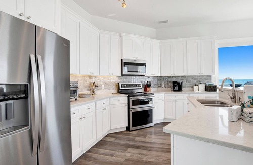 Southpointe House | Gulf Front | Community Pool | Elevator