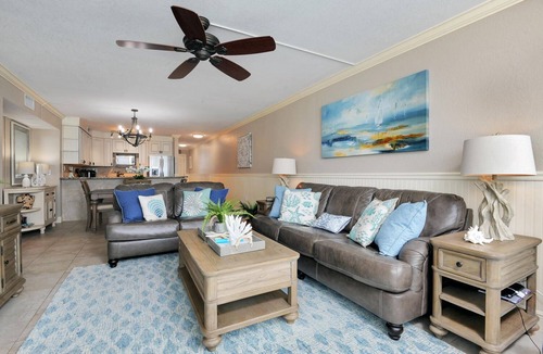 Madeira Beach Condo | Gulf Front Executive level Condominum 2 Master Suites/2 full bathrooms