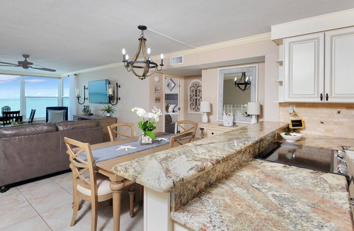 Madeira Beach Condo | Gulf Front Executive level Condominum 2 Master Suites/2 full bathrooms