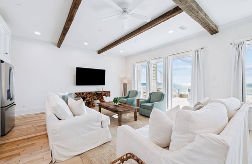 Biltmore Beach House | 🌊Gulf Front House ~ with Beach and Bonfire Set Up🔥