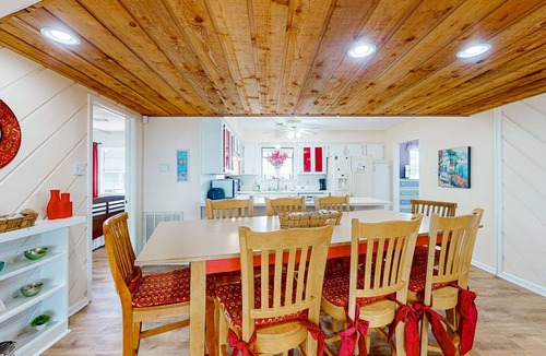 Spanish Grant House | Gulf-front home with deck, loft & direct beach access