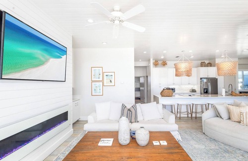 Villa Segunda House | Gulf-Front Luxury Estate | Sleeps 22 | Direct Beach Access