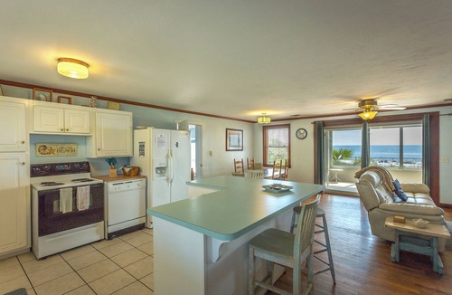 Alligator Point House | Gulf Front, No Stairs, Pet Friendly + Bunk Room