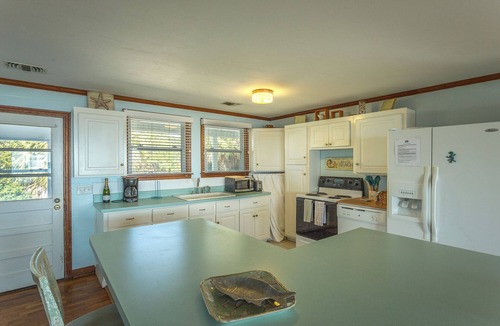 Alligator Point House | Gulf Front, No Stairs, Pet Friendly + Bunk Room