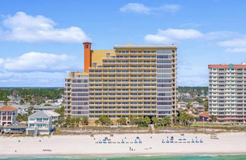 Thomas Drive Apartment | Gulf-Front Paradise, Steps to Beach & Pool Access