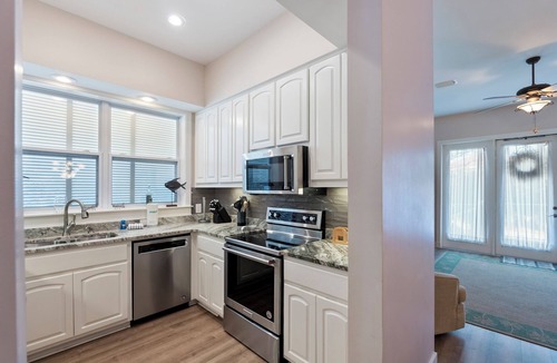 Kiska Beach House | Gulf Front Pool! Peaches and Cream at La Valencia! Beautiful! West End Townhome
