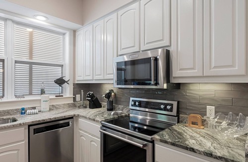 Kiska Beach House | Gulf Front Pool! Peaches and Cream at La Valencia! Beautiful! West End Townhome