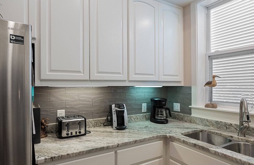 Kiska Beach House | Gulf Front Pool! Peaches and Cream at La Valencia! Beautiful! West End Townhome