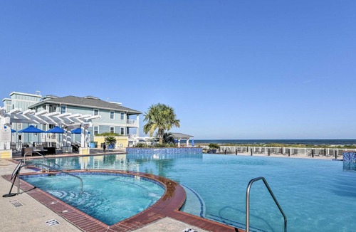 Red Fish Cove House | Gulf View + Beach Access: Galveston Resort Condo!