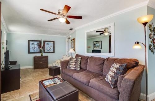 Bradenton Beach Apartment | Gulf View Cottage #3