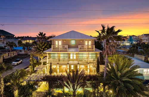 Kiska Beach House | Gulf View Luxe Private Heated Pool Luxe Chefs Kitchen
