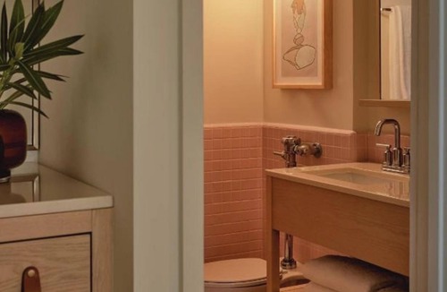San Jacinto Hotel | Gulf‑View Rooftop, King Bed & Pool Access in Galveston