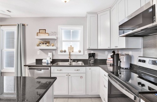 Saint Elmo House | Gulf Views | Pet Friendly | Private Pool | Beach Access