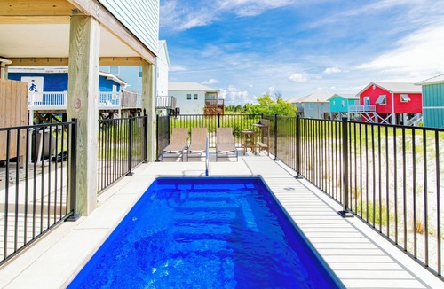 Saint Elmo House | Gulf Views | Pet Friendly | Private Pool | Beach Access