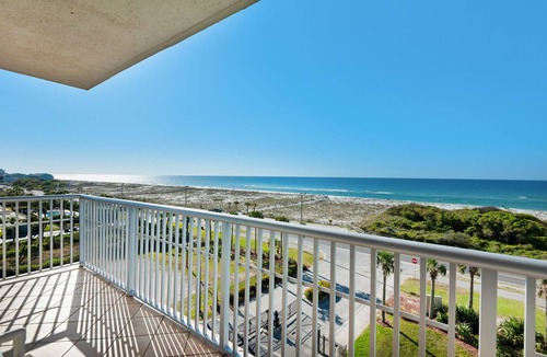 Pensacola Beach Condo | 🐬Gulf Views-Wrap Around Balcony-Walk2Beach- Emerald Dolphin 510🐬