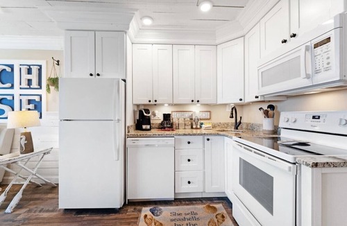 Panama City Beach Condo | Gulf Winds 716A–Beachview–Sleeps 4