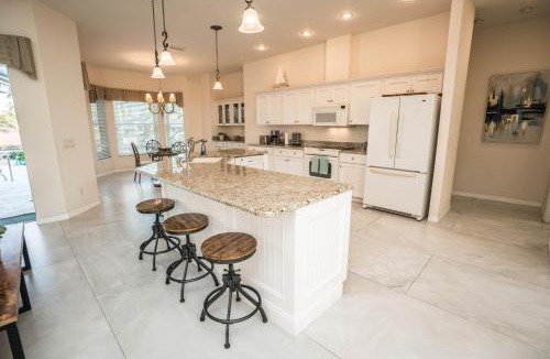 Apollo Beach House | Gulfcoast Oasis - 910 Golf Island Dr