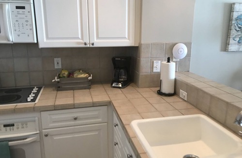 Pensacola Beach Condo | 𝔾𝕦𝕝𝕗𝔽𝕣𝕠𝕟𝕥 𝑬𝒎𝒆𝒓𝒂𝒍𝒅 𝑰𝒔𝒍𝒆 9th Floor Stocked & Stellar Reviews!