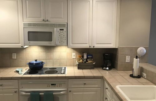 Pensacola Beach Condo | 𝔾𝕦𝕝𝕗𝔽𝕣𝕠𝕟𝕥 𝑬𝒎𝒆𝒓𝒂𝒍𝒅 𝑰𝒔𝒍𝒆 9th Floor Stocked & Stellar Reviews!