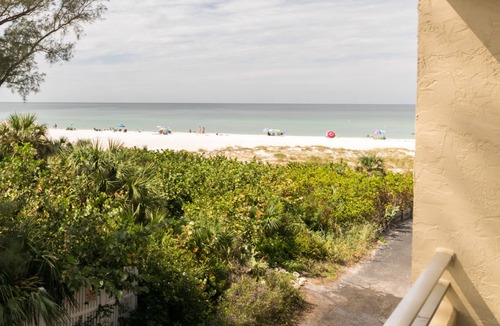 Holmes Beach Condo | Gulfsands 201 · Manatee Beach · Elevator · Pool