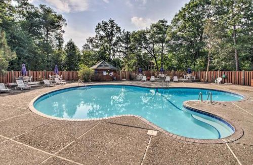 Lake Shore House | Gull Lake All-Season Getaway w/Private Deck