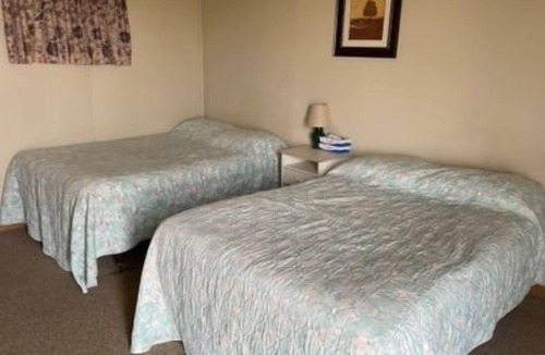Gull Lake Hotel | GULL LAKE LODGE MOTEL