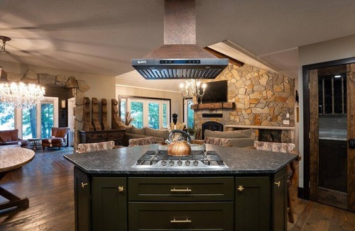 Nisswa Cabin | Gull Lake Luxury Home - Fireplace, Firepit, Grill