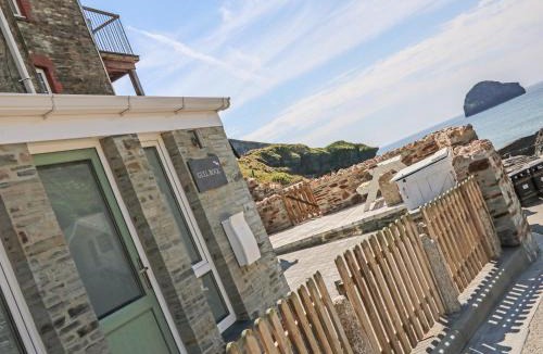 Trebarwith Strand Apartment | Gull Rock