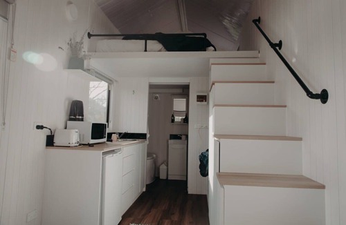 Macclesfield House | Gums n Roses by Tiny Away