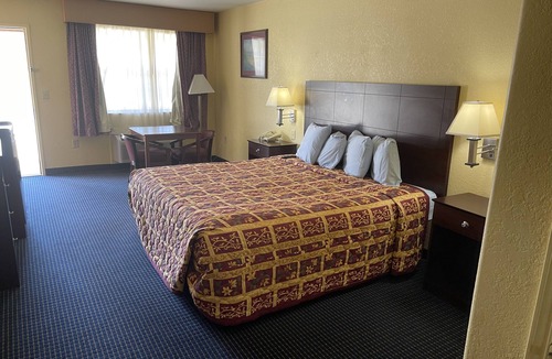 Gun Barrel City Hotel | Gun Barrel Executive Inn