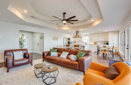 Gun Barrel City House | Gun Barrel Lakefront with Dock and Fire Pit