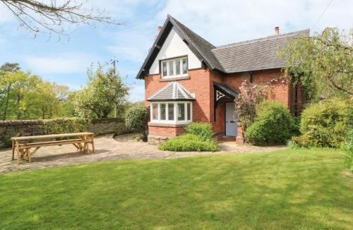 Longnor House | Gun End Cottage