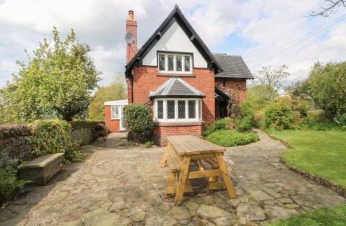 Longnor House | Gun End Cottage