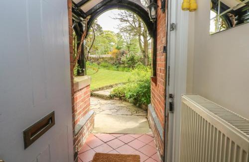 Longnor House | Gun End Cottage