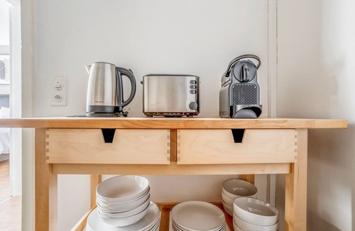 Gundeldingen Apartment | Gundeldingen studio w/Storage, nr Train Station, by Blueground