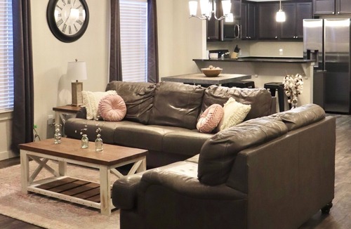 North Overton House | Guns Up Getaway N. Overton. Spacious 3-3 with optional studio. Walk to campus.
