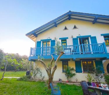 Mutriku Bed & Breakfast | Gurbialde Etxea