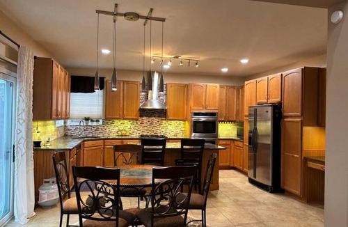 Gurnee House | Gurnee home with King Queen beds for Vacations,six flags Celebrate Eid, Navy GL