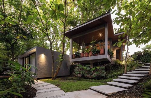 Srimulyo Apartment | Guru Giri Forest Cabin Villa (Include Breakfast)