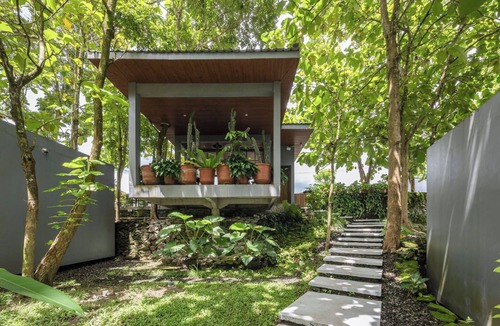 Srimulyo Apartment | Guru Giri Forest Cabin Villa (Include Breakfast)